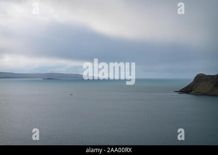 Ein Fischerboot in der Bucht von Uig auf der Isle of Skye, Schottland Stockfoto