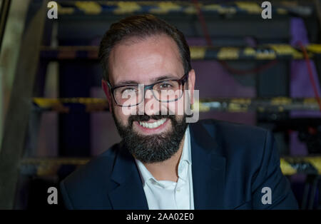 Leipzig, Deutschland. Nov, 2019 18. Sebastian Gemkow (CDU), Justizminister von Sachsen, an der Nominierung Parteitag der CDU Leipzig. Gemkow wird an diesem Abend als Kandidat für die Bürgermeister der Leipziger Union nominiert werden. Credit: Hendrik Schmidt/dpa-Zentralbild/dpa/Alamy leben Nachrichten Stockfoto