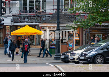 Gehobenen Mode-Boutiquen am Kurfürstendamm im Stadtteil Charlottenburg, Berlin, Deutschland Stockfoto