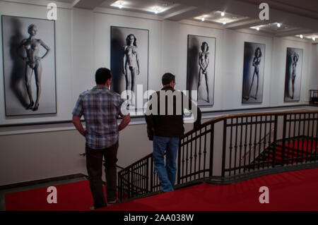 Fotografie von Helmut Newton im Museum für Fotografie in Berlin Deutschland Stockfoto
