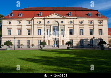 Museum am Charlottenburger Schloss und sein Park Schlossgarten wieder aufgebaut nach dem Zweiten Weltkrieg in Berlin Deutschland Stockfoto