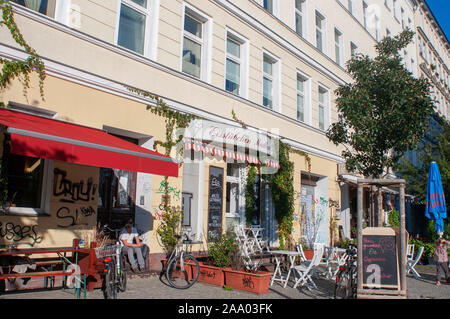 Cafe an der Schönhauser Allee in Prenzlauer Berg in Berlin Deutschland Stockfoto