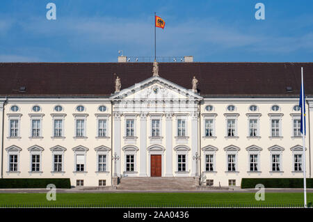 Schloss Bellevue, Berlin, Deutschland Haupteingang, Schloss Bellevue, Sitz des Bundespräsidenten Stockfoto