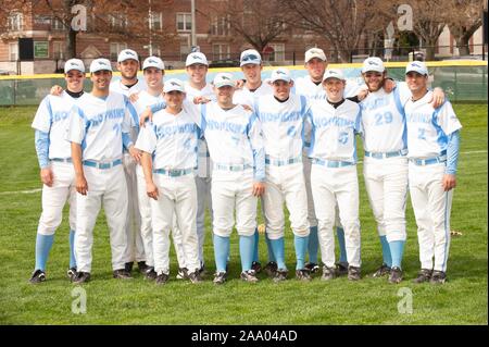 Die Blue Jays Männer Baseball Team stellt für ein gruppenfoto an der Johns Hopkins University in Baltimore, Maryland, 13. April 2009. Vom Homewood Sammlung Fotografie. () Stockfoto