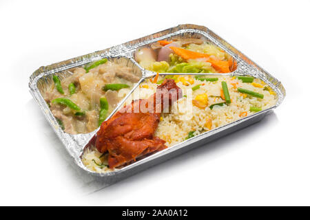 Der Babykostwärmer Aluminiumfolie Rechteckige verfügbares Paket Lunch Box. Thailändische und Chinesische Essen nehmen. 450 ML 3 Teile Folie Container lu Stockfoto