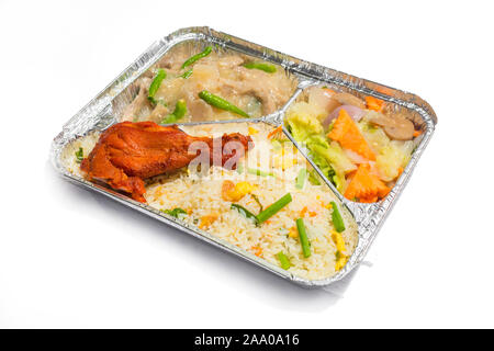 Der Babykostwärmer Aluminiumfolie Rechteckige verfügbares Paket Lunch Box. Thailändische und Chinesische Essen nehmen. 450 ML 3 Teile Folie Container lu Stockfoto