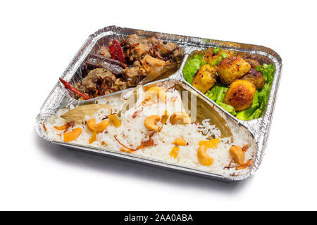 Der Babykostwärmer Aluminiumfolie Rechteckige verfügbares Paket Lunch Box. Thailändische und Chinesische Essen nehmen. 450 ML 3 Teile Folie Container lu Stockfoto