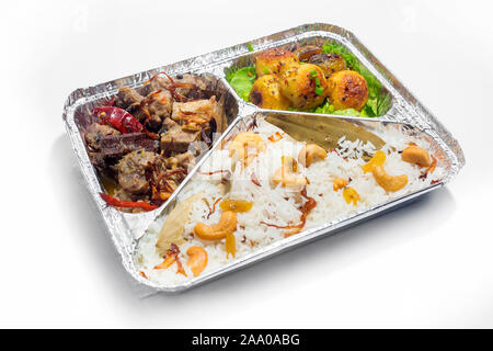 Der Babykostwärmer Aluminiumfolie Rechteckige verfügbares Paket Lunch Box. Thailändische und Chinesische Essen nehmen. 450 ML 3 Teile Folie Container lu Stockfoto