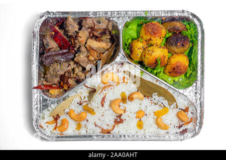 Der Babykostwärmer Aluminiumfolie Rechteckige verfügbares Paket Lunch Box. Thailändische und Chinesische Essen nehmen. 450 ML 3 Teile Folie Container lu Stockfoto