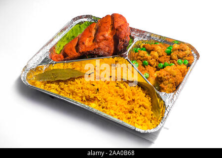 Der Babykostwärmer Aluminiumfolie Rechteckige verfügbares Paket Lunch Box. Thailändische und Chinesische Essen nehmen. 450 ML 3 Teile Folie Container lu Stockfoto