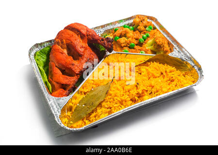 Der Babykostwärmer Aluminiumfolie Rechteckige verfügbares Paket Lunch Box. Thailändische und Chinesische Essen nehmen. 450 ML 3 Teile Folie Container lu Stockfoto