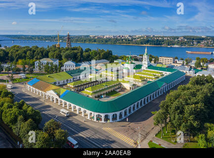 Gostiny Dvor in der alten Stadt von Kostroma Stockfoto