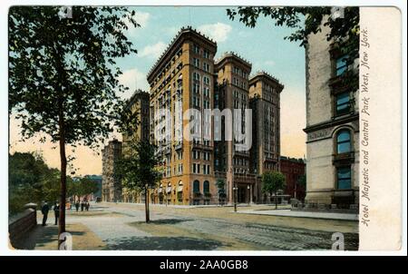 Illustrierte Postkarte des Hotel Majestic und Central Park West bei 115 Central Park West in Manhattan, New York City, durch illustrierte Postkarte Co, 1905 veröffentlicht. Von der New York Public Library. () Stockfoto