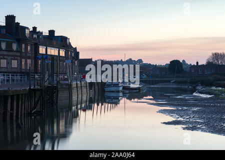 Sonnenuntergang am Blakeney Kai an der North Norfolk Coast, Großbritannien Stockfoto