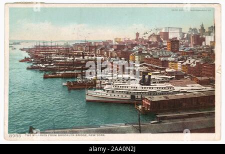 Illustrierte Postkarte auf die Stadt Blick auf die Kaianlagen von der Brooklyn Bridge, New York City, von Detroit fotografische Co, 1912 publiziert worden. Von der New York Public Library. () Stockfoto