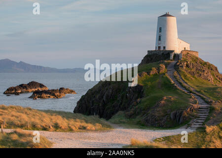 Llanddwyn Island Lighthouse, Anglesey, North Wales, UK Stockfoto