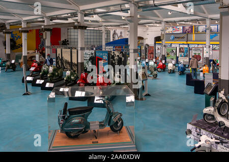 Vespa Museum am Vespa Werk in Pontedera, Italien Stockfoto