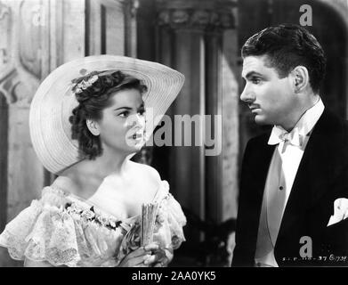 JOAN FONTAINE als zweiten Mrs. de Winter und Laurence Olivier als Maxim de Winter in REBECCA 1940 Regisseur Alfred Hitchcock Roman von Daphne Du Maurier Produzent David O. Selznick Selznick International Pictures/United Artists Stockfoto
