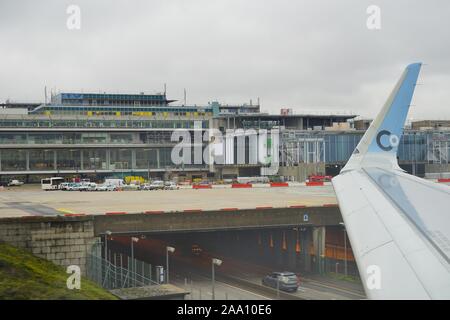 ORLY, Frankreich-16 Nov 2019 - Blick auf die blauen und weißen Winglet eines Airbus A321 neo Flugzeug auf dem französischen Business Class nur Airline La Compagnie (B Stockfoto