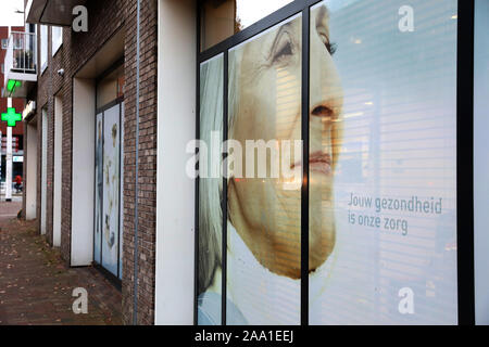 Alkmaar, Niederlande. 15 Sep, 2019. ALKMAAR, 15-11-2019, Lager, Nu.nl, Branche, Apotheke Kredit: Pro Schüsse/Alamy leben Nachrichten Stockfoto