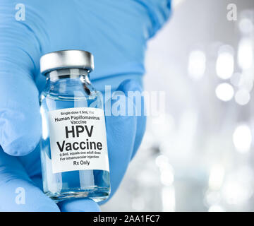 Kleine Droge Durchstechflasche mit HPV-Impfstoff Stockfoto