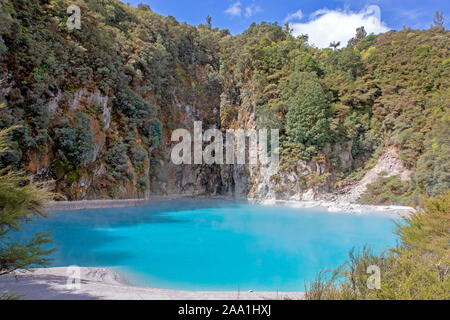 Inferno Crater Lake in Waimangu Volcanic Valley Stockfoto