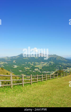 Mt. Aso von tawara Yama Observatorium Stockfoto