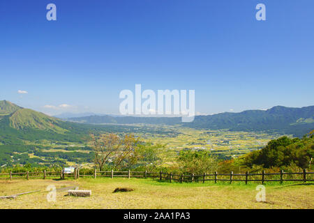 Minamiaso Dorf aus Tawara Yama Observatorium Stockfoto