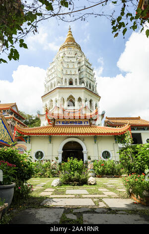 (Selektive Fokus) einen atemberaubenden Blick auf die Kek Lok Si Pagode des Kek Lok Si Tempel Komplex in Penang, Malaysia. Stockfoto