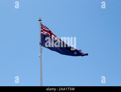 Die Flagge von Australien ist ein Fehler Blue Ensign, ein blaues Feld mit einem Union Jack im Kanton und einem großen weißen 7-spitz Commonwealth Star. Stockfoto