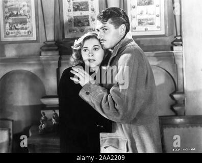 JOAN FONTAINE als zweiten Mrs. de Winter und Laurence Olivier als Maxim de Winter in REBECCA 1940 Regisseur Alfred Hitchcock Roman von Daphne Du Maurier Produzent David O. Selznick Selznick International Pictures/United Artists Stockfoto