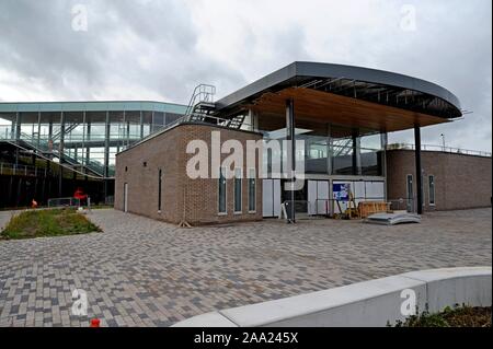 Bauarbeiten im Gange über Worcester Parkway Station. Die neue Station wird ein wichtiger Link für GWR & Cross Country Services bieten. 9/10/19. Stockfoto