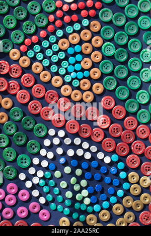 Hintergrund viele Tasten auf dem Stoff vertikal Stockfoto