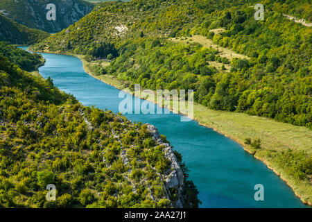 Schöne Natur Landschaft, Canyon des Flusses Zrmanja in Dalmatien, Kroatien Stockfoto