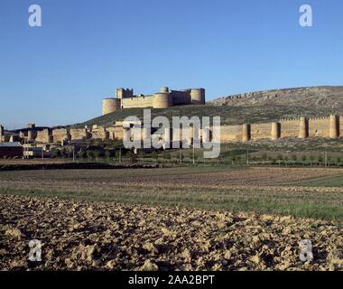 PANORAMICA DEL CASTILLO DE Berlanga de Duero, CONSTRUIDO EN EL SIGLO XVI. Lage: CASTILLO. Soria. Spanien. Stockfoto