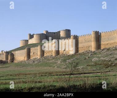 PANORAMICA DEL CASTILLO DE Berlanga de Duero, CONSTRUIDO EN EL SIGLO XVI. Lage: CASTILLO. Soria. Spanien. Stockfoto