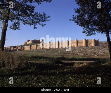 PANORAMICA DEL CASTILLO DE Berlanga de Duero, CONSTRUIDO EN EL SIGLO XVI. Lage: CASTILLO. Soria. Spanien. Stockfoto