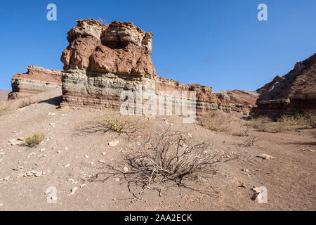 Bunte geologische Landschaft von La Yesera in der Quebrada de las Conchas, Cafayate, Argentinien Stockfoto