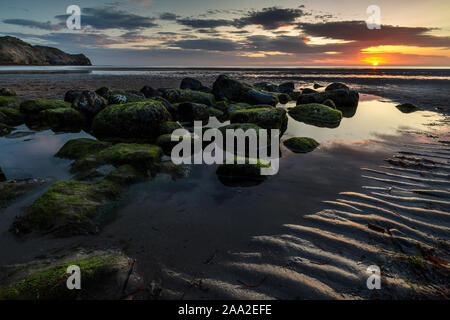 Am frühen Morgen Blick auf den Strand an der Küstenort Sandsend, in der Nähe von Whitby, North Yorkshire England Großbritannien Stockfoto