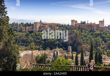 Die Alhambra von der Albaicin, Granada, Granada Provinz, Andalusien, Südspanien gesehen. Stockfoto