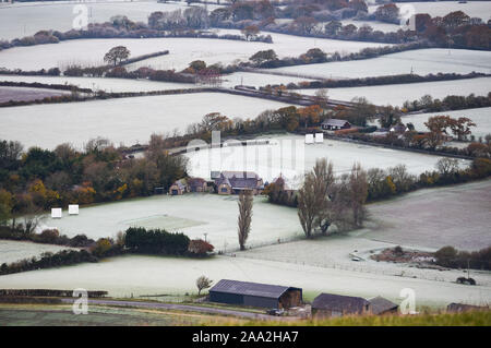 Brighton UK November 2019 19 - Die Preston Nomaden cricket Plätze an Fulking in der Nähe von Brighton sind in Frost nach der kältesten Nacht des Herbst bisher bedeckt mit Temperaturen tauchen so niedrig wie minus 9 Grad in einigen Teilen von Schottland. Foto: Simon Dack/Alamy leben Nachrichten Stockfoto