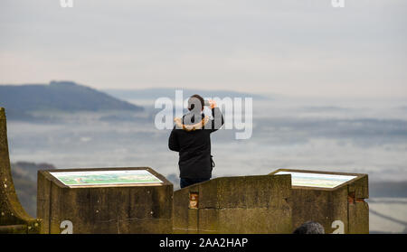 Brighton UK November 2019 19 - Am frühen Morgen Nebel und Frost legt über die Landschaft von der South Downs Nördlich von Brighton nach der kältesten Nacht der Herbst so weit mit Temperaturen tauchen so niedrig wie minus 9 Grad in einigen Teilen von Schottland. Foto: Simon Dack/Alamy leben Nachrichten Stockfoto