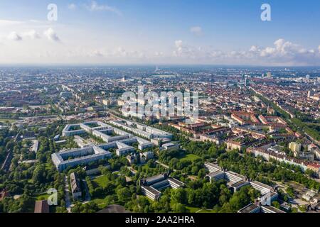 Luftaufnahme, Blick auf die Stadt, Blick von der Olympischen Turm im Norden, München, Oberbayern, Bayern, Deutschland Stockfoto