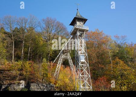 Historische Personenaufzug, Bad Schandau, Sächsische Schweiz, Sachsen, Deutschland Stockfoto