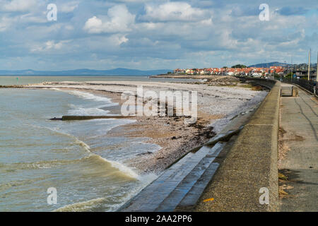 Suchen von Penrhyn Bay Rhos on Sea, Colwyn Bay, zu wenig Ormes Head, Strand, Nord Wales, Großbritannien Stockfoto