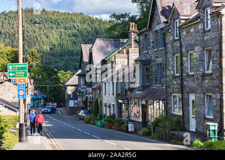 Betws y Coed, Dorf main street, Conwy, Wales, Großbritannien Stockfoto