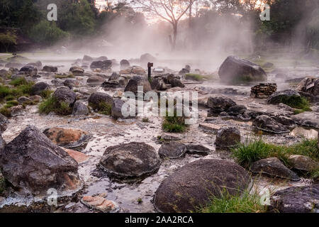 Heißer Frühling in Chae Sohn National Park, Northern Thailand Stockfoto