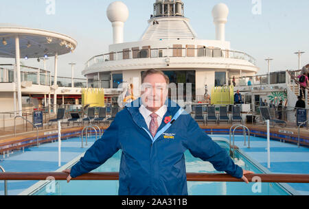 CEO und Chairman von Royal Caribbean Cruises Richard Fain an Bord ihre neuesten Schiff "Quantum der Meere" im Hafen von Southampton in England angedockt. Stockfoto