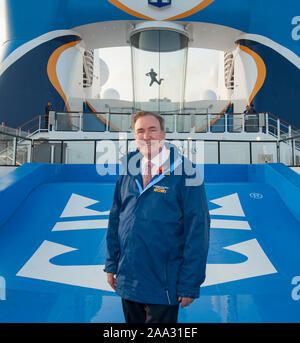 CEO und Chairman von Royal Caribbean Cruises Richard Fain an Bord ihre neuesten Schiff "Quantum der Meere" im Hafen von Southampton in England angedockt. Stockfoto