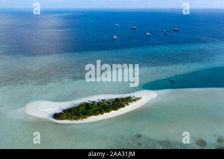 Unbewohnte Insel in der Nähe von Rasdhoo, Rasdhoo Atoll, Malediven, Indischer Ozean Stockfoto